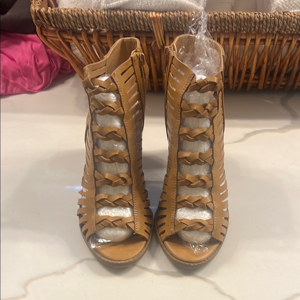Women's Tan Gladiator Sandals